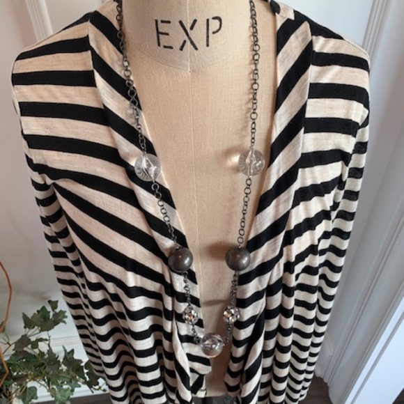 THX Women's Striped Knit Shrug - Picture 4 of 8